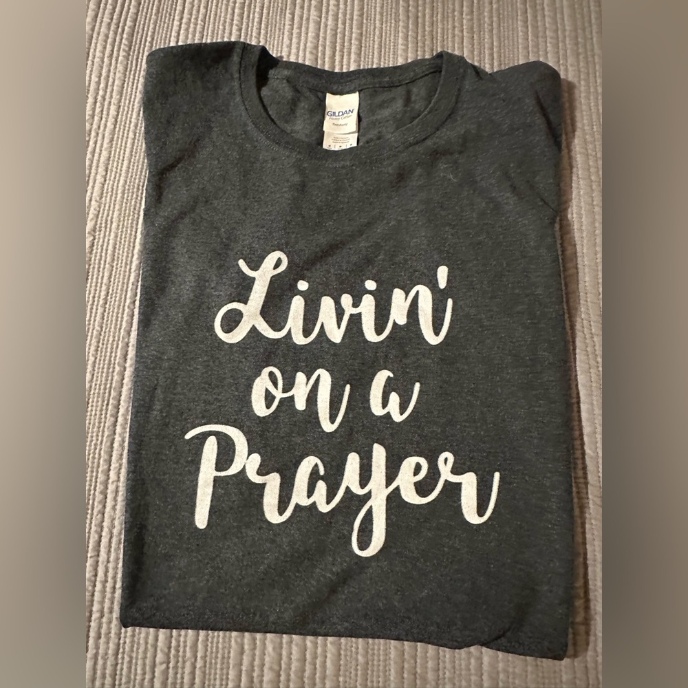 Livin’ On A Prayer Womens graphic tee new sz med
